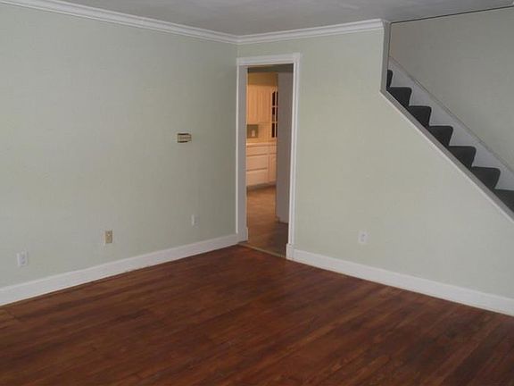 4th image of 2730 Mesta St