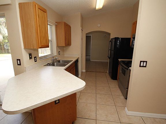 5th image of 1703 Nanton St NW