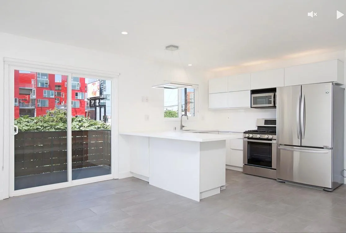 3827 Herbert St — Photo 2