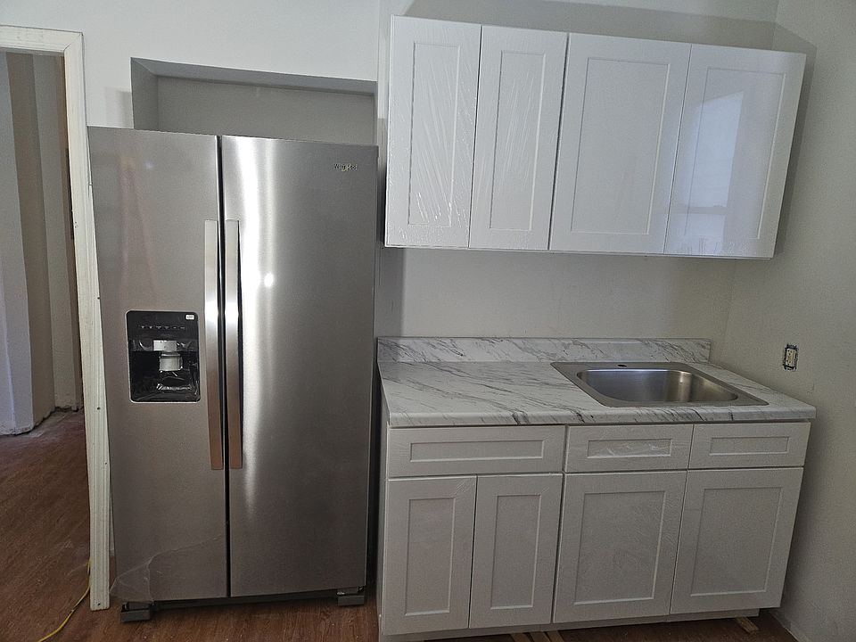 1st image of 489 S 17th St Floor 1