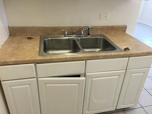 2nd image of 6701 S Union Ave #11529384