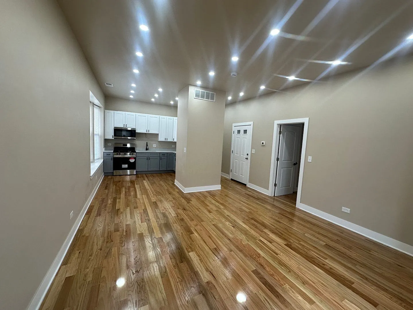 4 bed, $1,750 — Photo 2