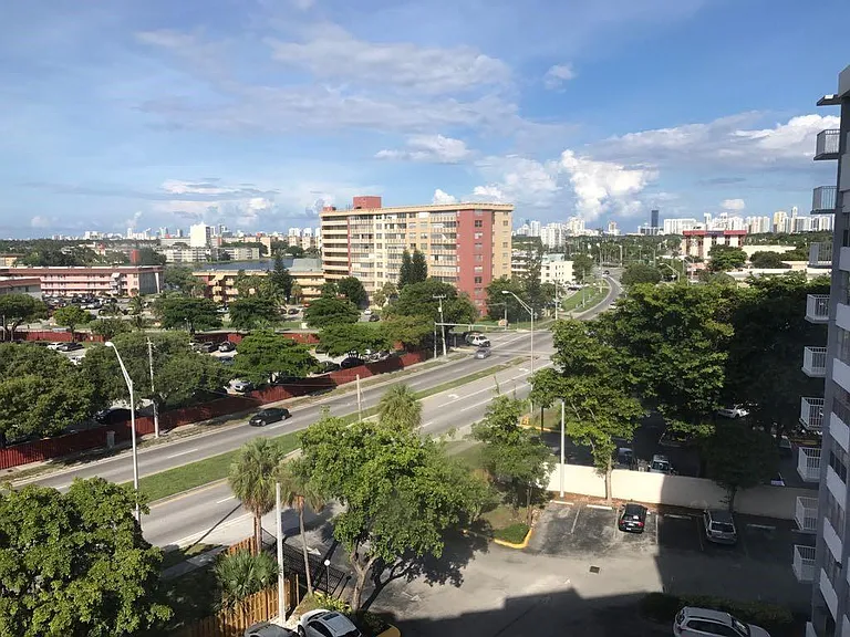 1300 NE Miami Gardens Dr #810E — Photo 13