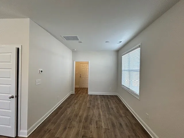 3 bed, 2.5 bath, 1510 sqft, $1,950 — Photo 4
