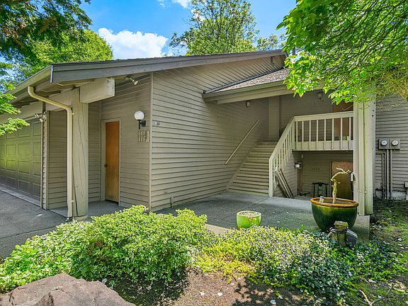 3rd image of 1118 Bellefield Park Ln #1118