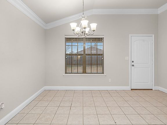 5th image of 908 Purdue St