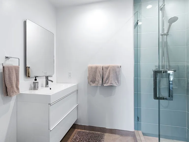 1028 East Ave — Photo 31