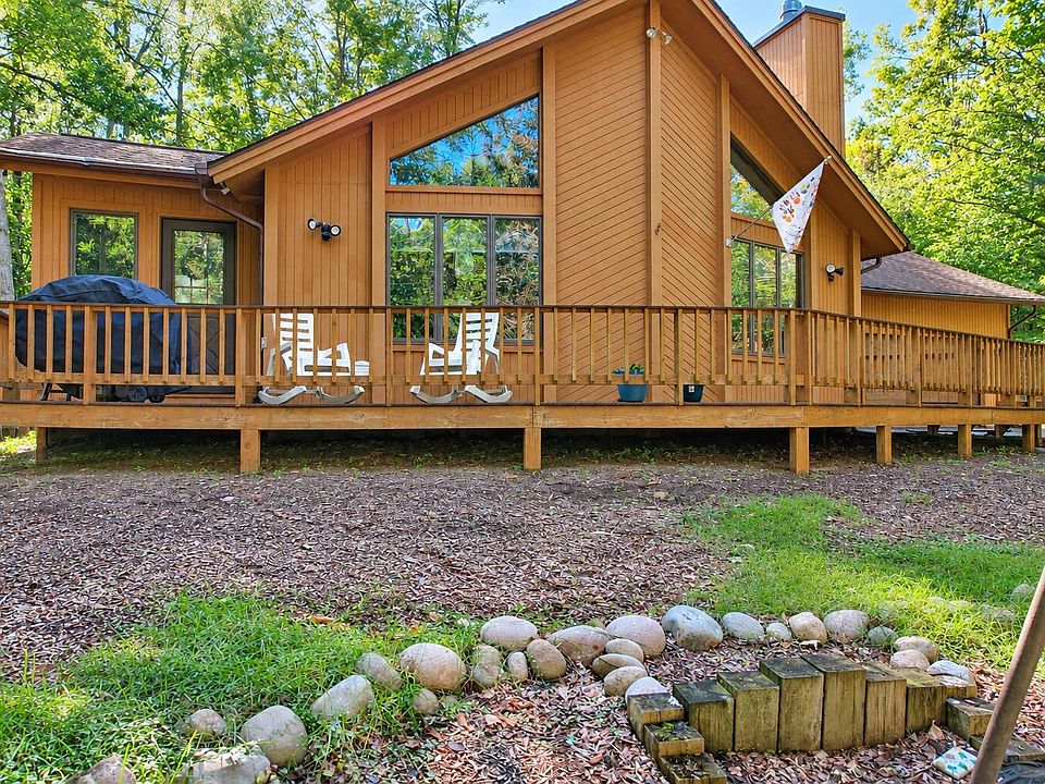 1st image of 7068 Pheasant Run Dr