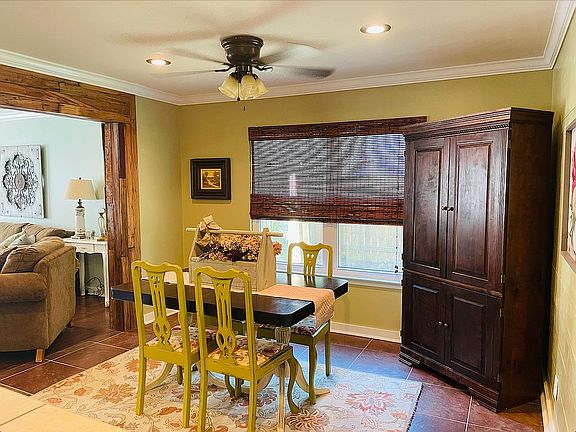 5th image of 21058 Meadowbrook Dr