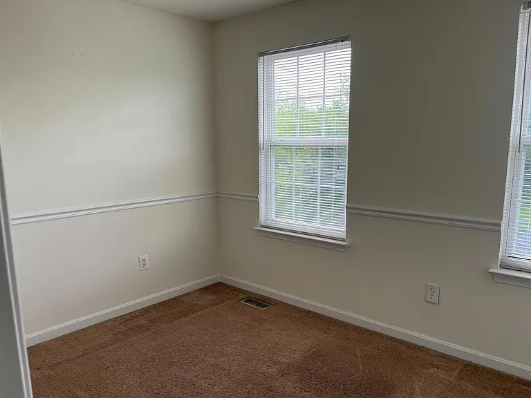 203 Byfield Rd — Photo 12