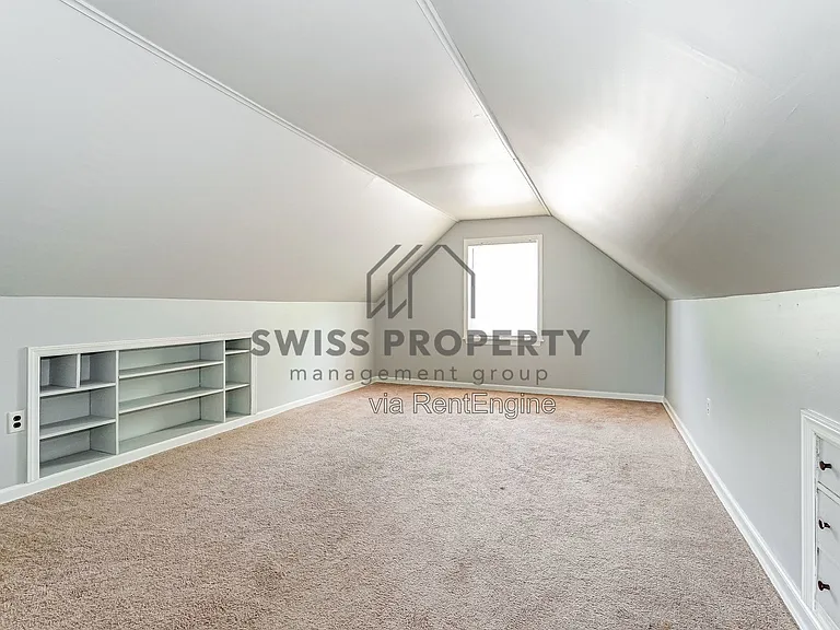 3381 Norwood St — Photo 10