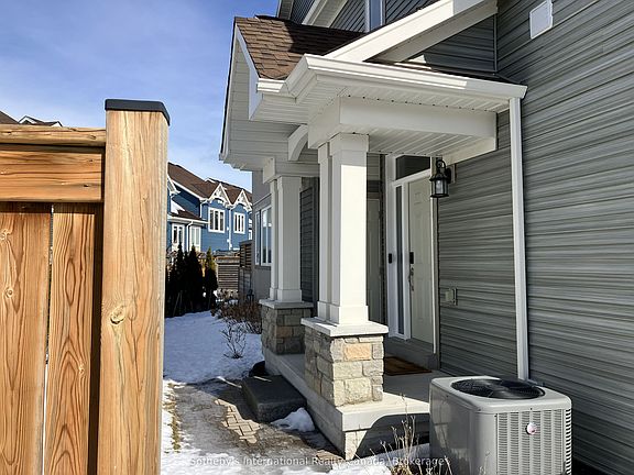 2nd image of 43 Carpenter St