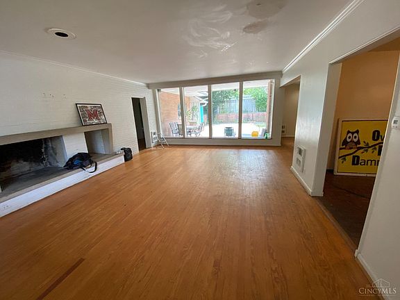 2nd image of 131 Willow Ln