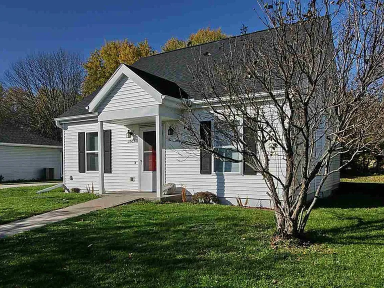 2503 Aster Ave — Photo 3