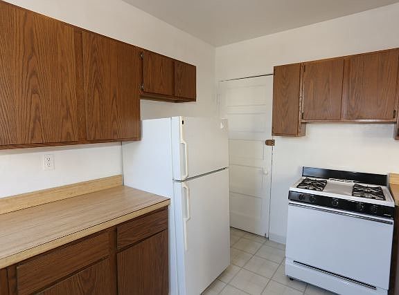 4th image of 432 W Belden Ave #D60