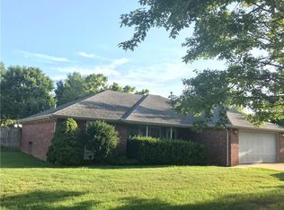 2276 Hayden Rd, Pea Ridge, AR 72751