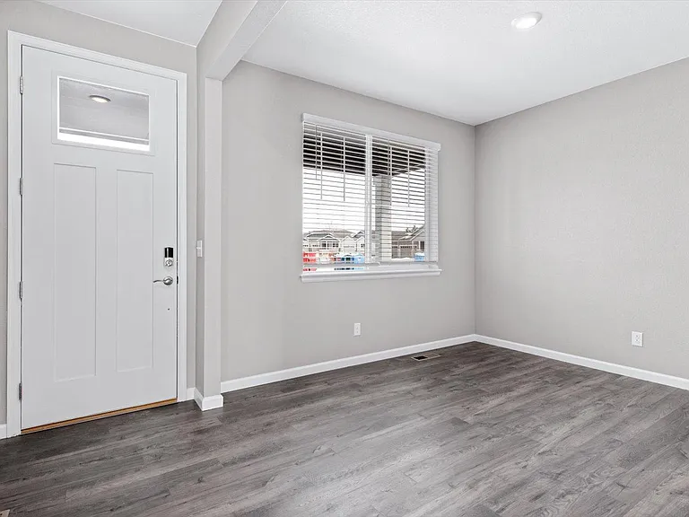 1573 Northcroft Dr — Photo 5