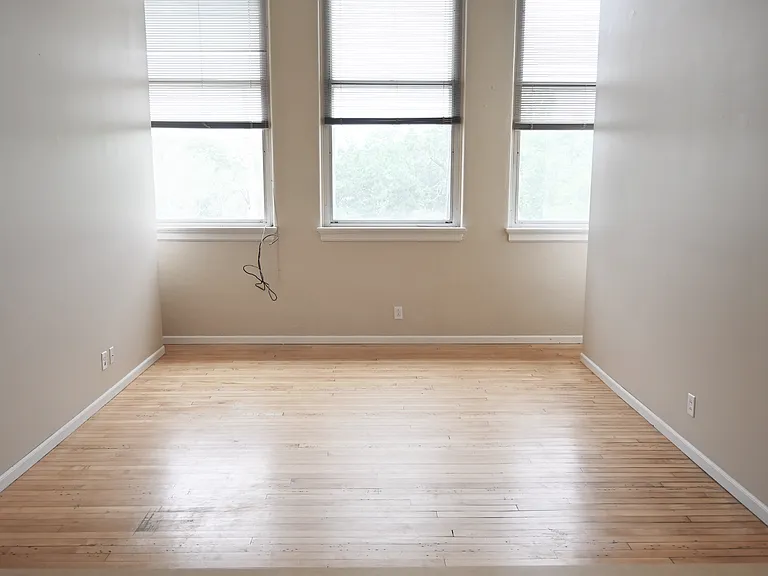 Rosewater Apartments — Photo 37