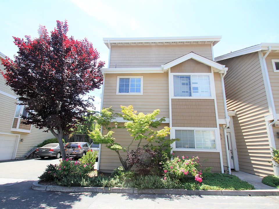 1st image of 20662 Gardenside Cir