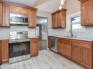 17 Columbus Rd, Sparta, NJ 07871