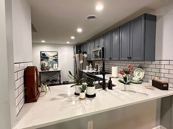3rd image of 7709 Broadway #227