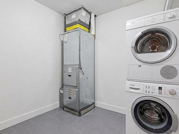 2nd image of 1477 Pender St #206