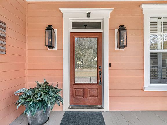 2nd image of 1052 Bradbury Ln