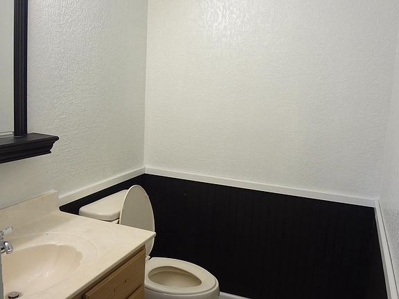 5th image of 2446 Seabury Pl N