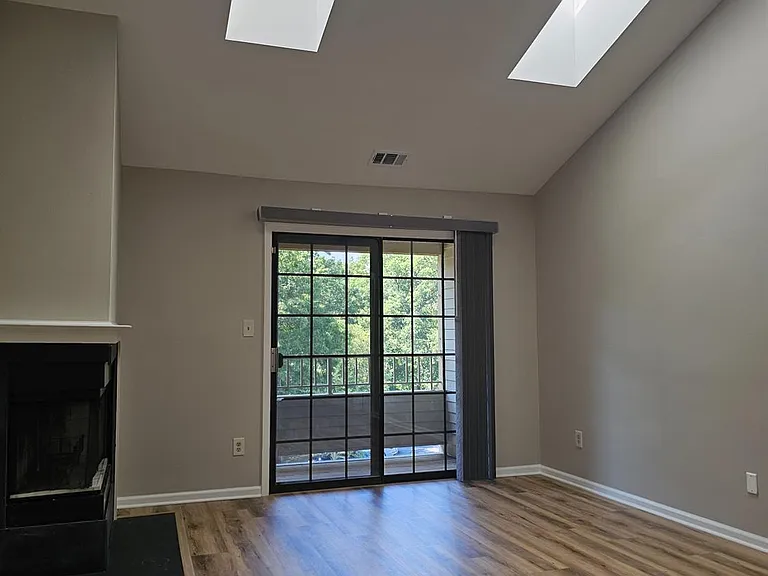 2809 Ridgefield Ct — Photo 5
