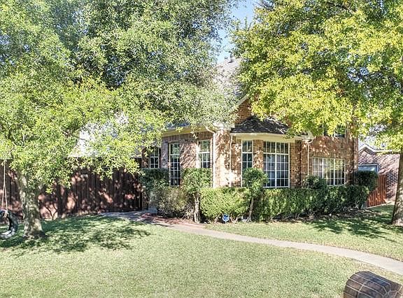5th image of 501 Stretford Ln