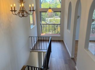 7 Knickerbocker Ln, Orinda, CA 94563