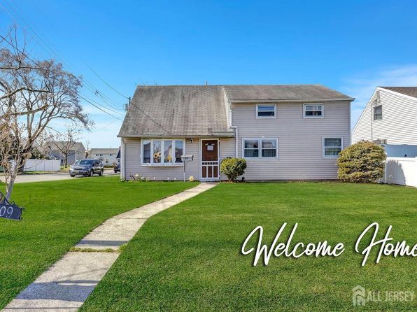 109 S Harrison Ave, Iselin, NJ 08830