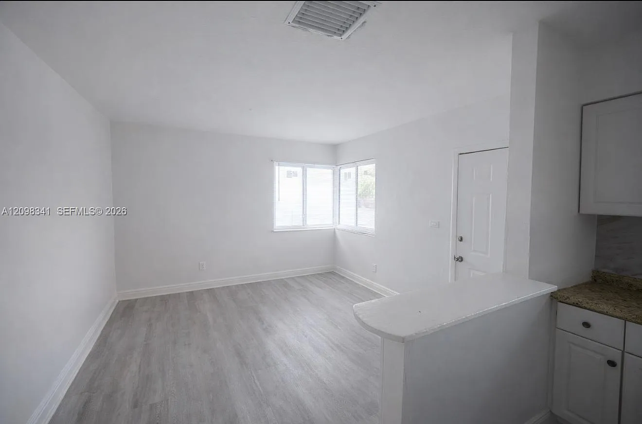 Shorecrest — Photo 1