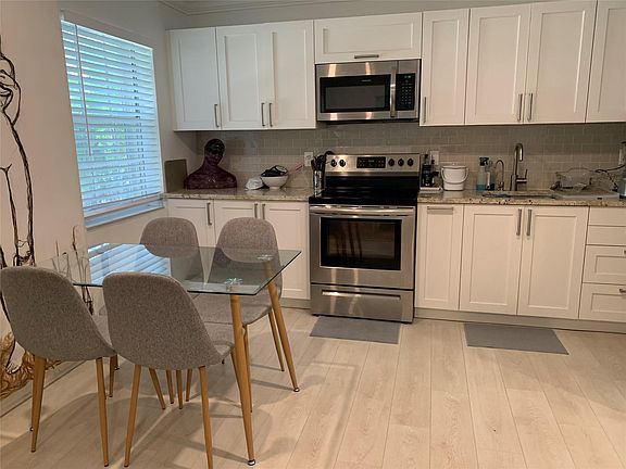 2nd image of 801 SW 10th St #2