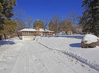 195 Woodlynn Ave, Roseville, MN 55113