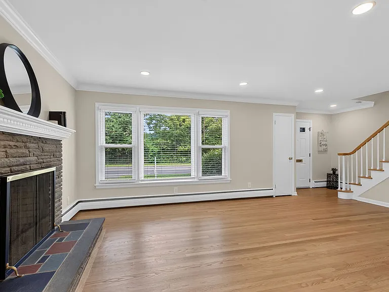 663 Mountain Ave — Photo 9