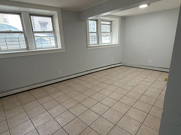 3rd image of 6 Rutgers Ave #B
