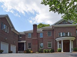 2760 Grandin Rd, Cincinnati, OH 45208