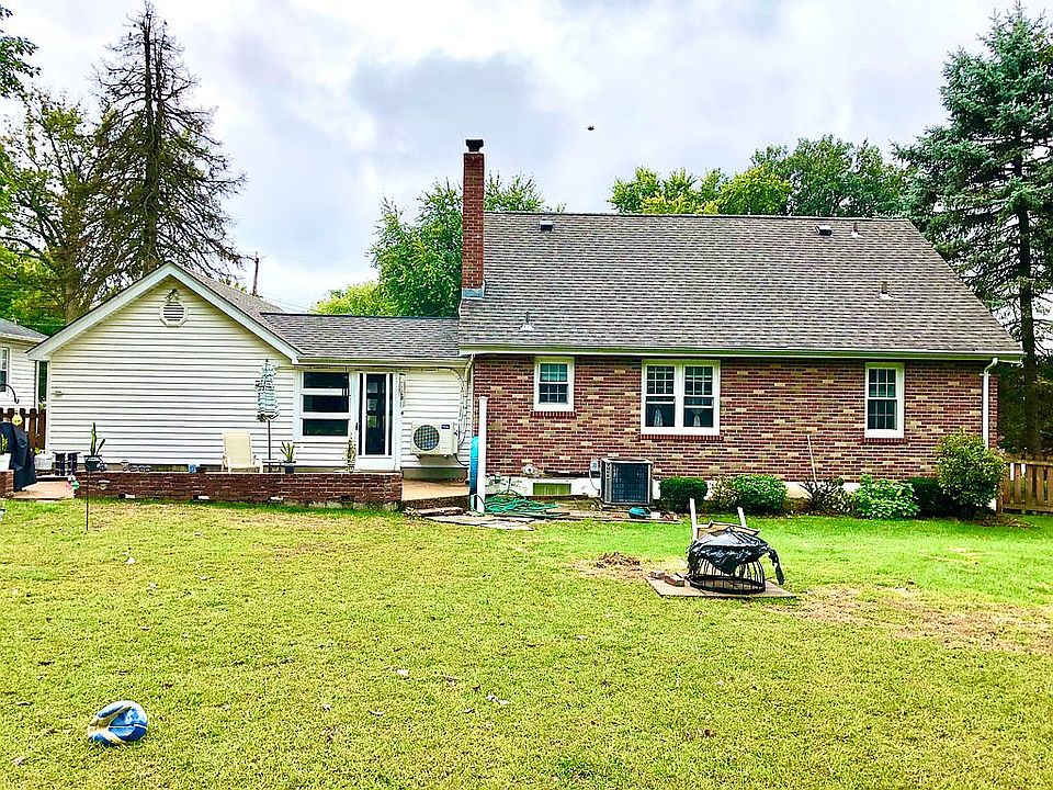 2nd image of 1265 Saint Joseph St