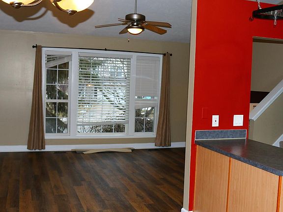 4th image of 5616 E Grove Dr SE