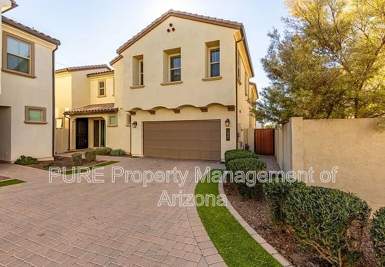 1827 S Follett Way — Photo 1