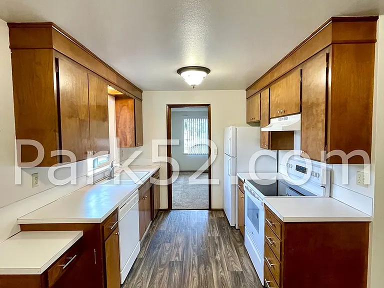 1446 Rainier Dr #4 — Photo 4
