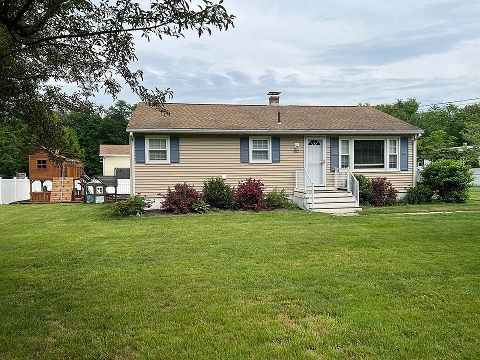 1st image of 822 Shea St