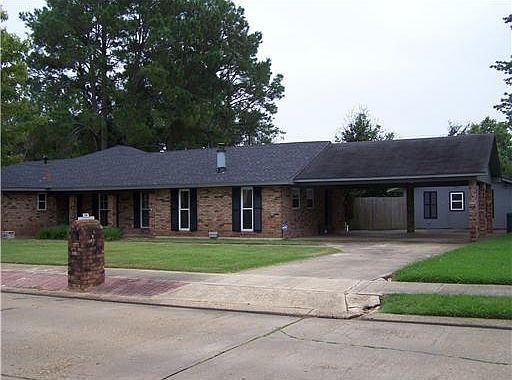 2nd image of 922 Maureen St
