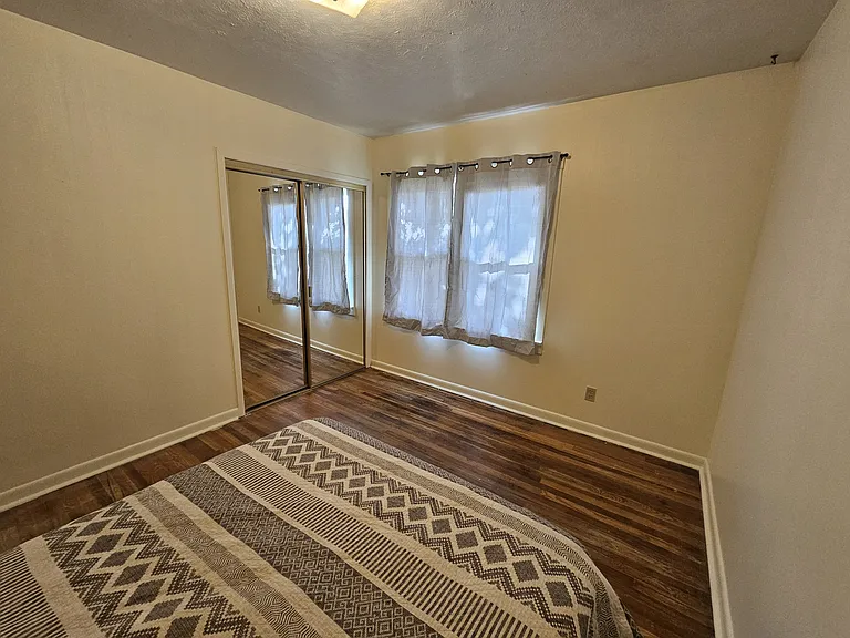 256 S 6th St — Photo 7