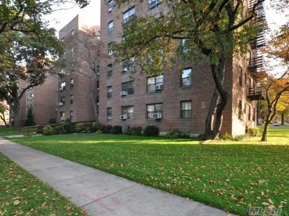 7355 210th St APT 3P, Bayside, NY 11364