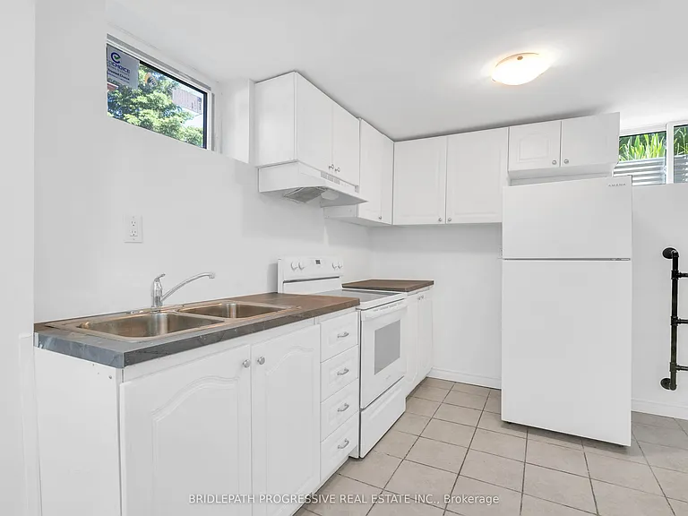 110 Marcella St — Photo 13
