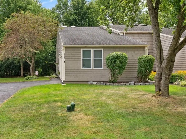8636 Braewood Dr, Baldwinsville, NY 13027