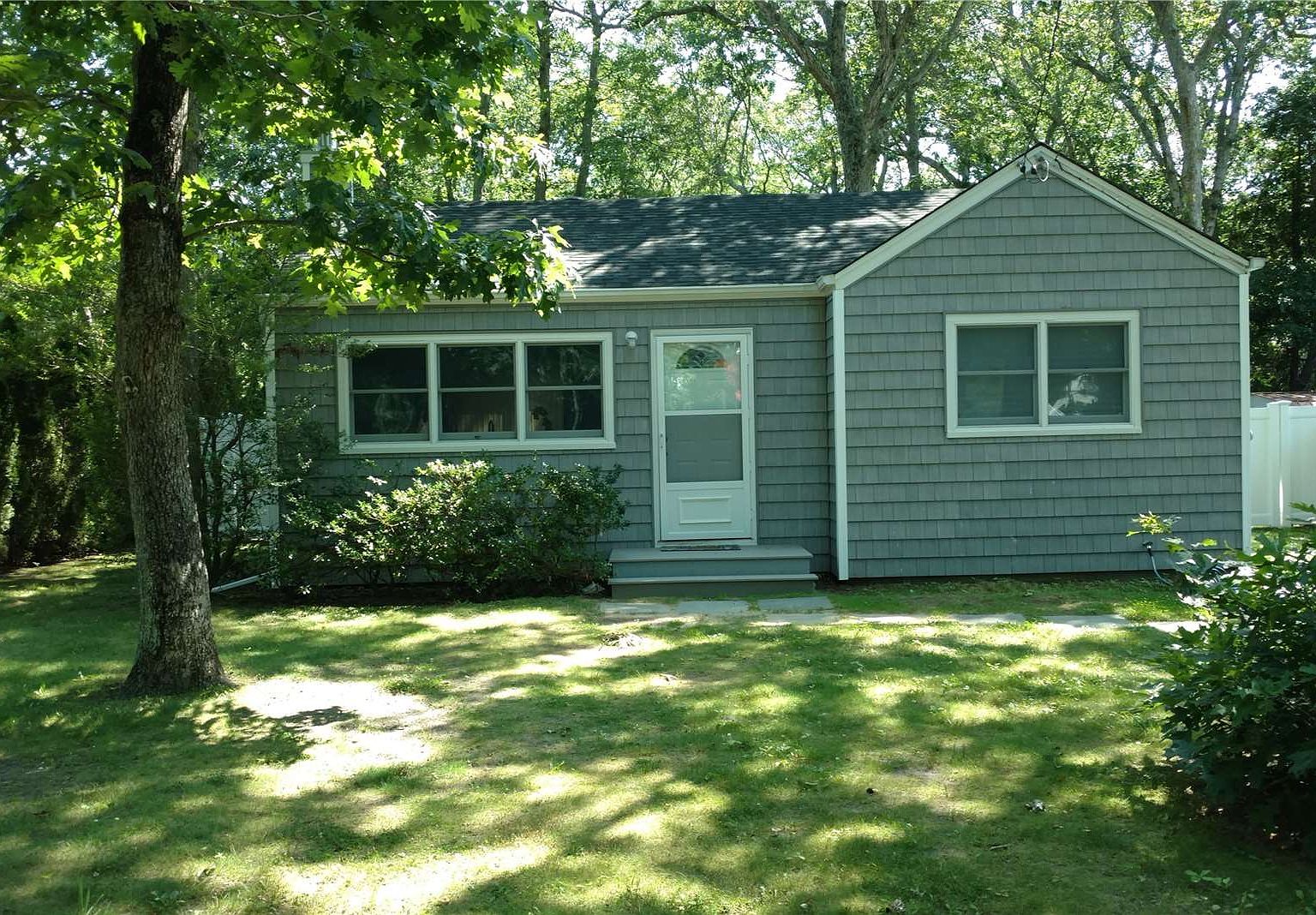 35 Baycrest Avenue, East Quogue, NY 11942 Zillow