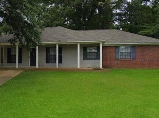 414 Woodland Dr, New Albany, MS 38652